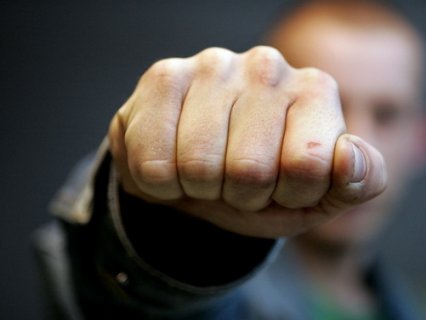 У Красноярську таксист побив пасажирку через те, що у нього не було здачі