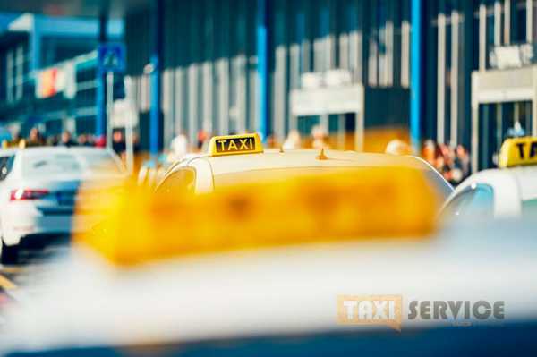 Photo of Таксисты в Украине начали продавать продукты прямо в салонах автомобилей