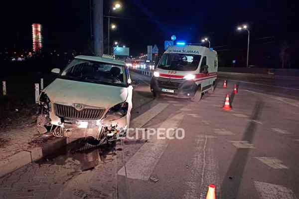 Photo of В Киеве водитель такси умер за рулем: авто проехало без управления 40 метров (фото)